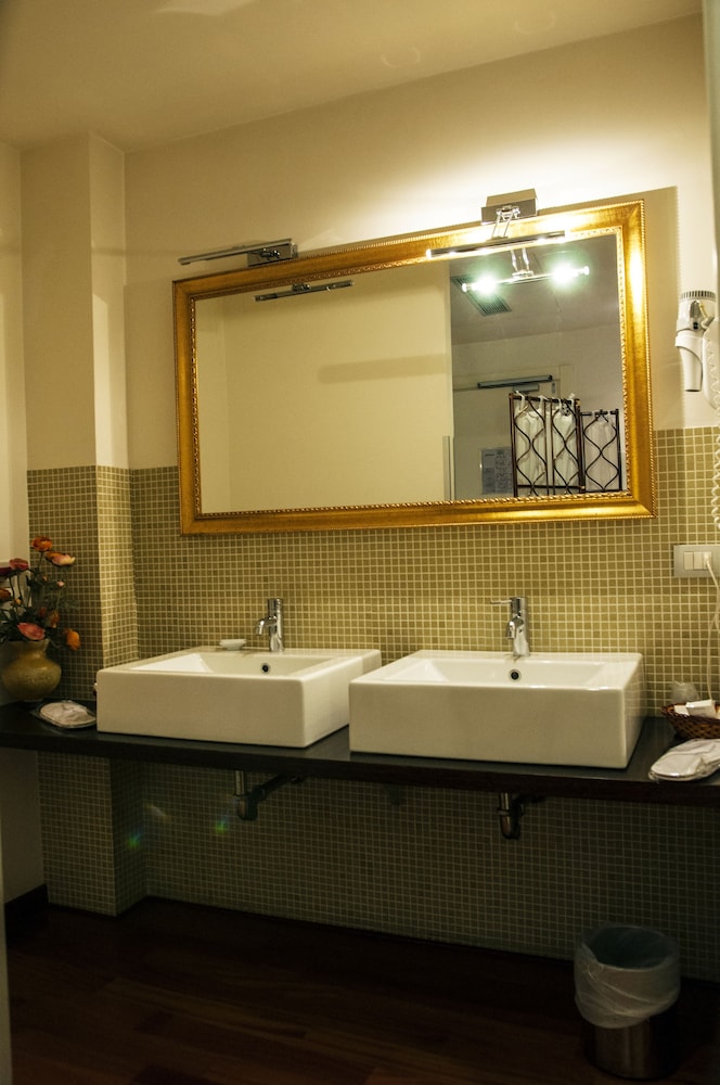 Junior Suite - Photo 11