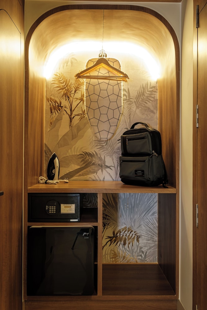 Urban Corner Room - Photo 21