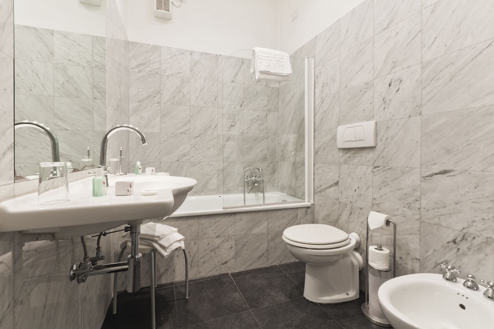 Superior Triple Room photo 3