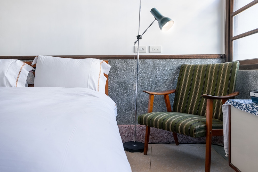 Standard Double Room, Shared Bathroom