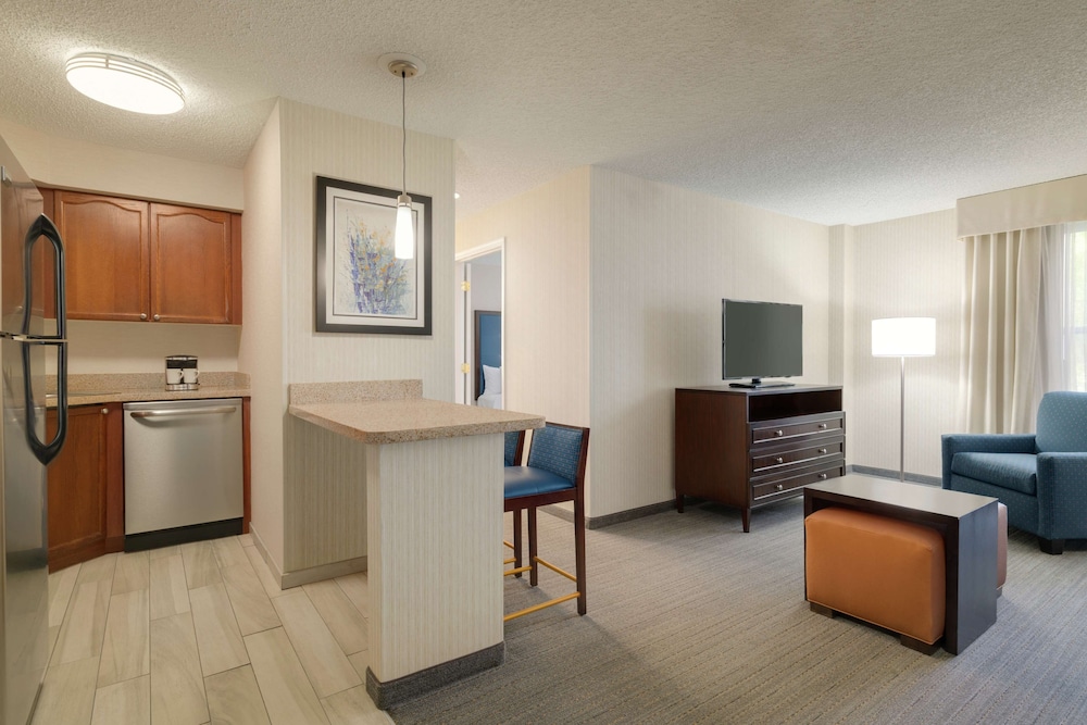 Suite, 2 Double Beds, Accessible, Pool View