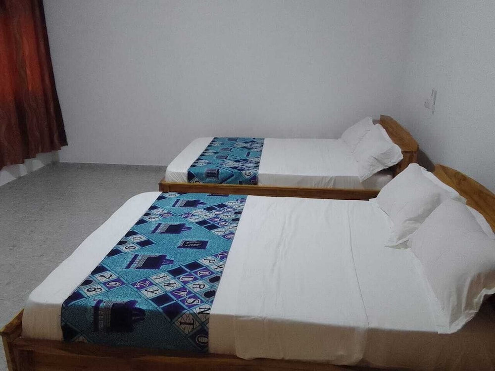 Classic Twin Room, 2 Bedrooms, Bathtub photo 1