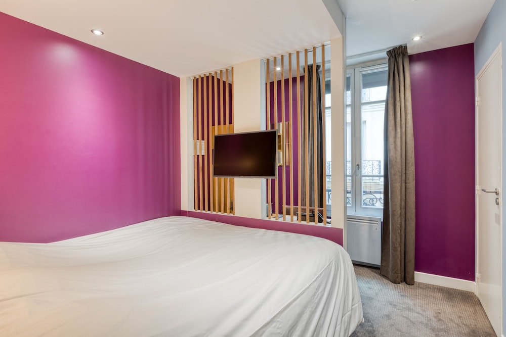 Classic Double Room thumbnail 5