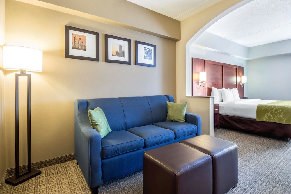 Suite, 2 Double Beds, Non Smoking photo 2