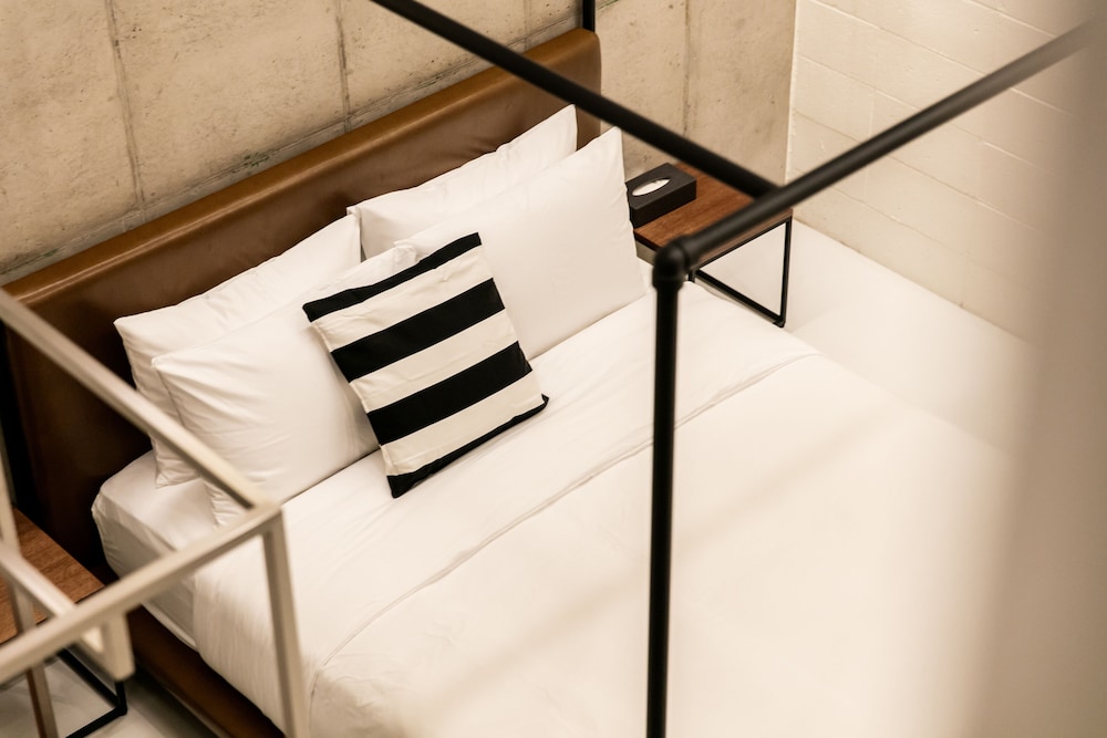 Suite - Photo 5