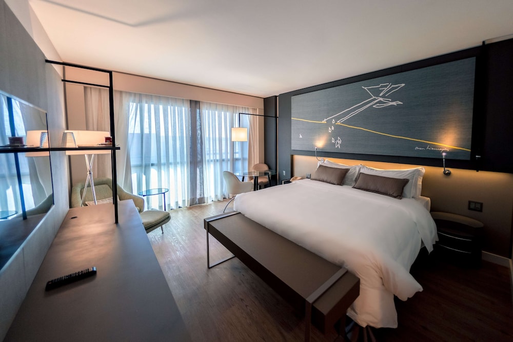 Superior Room, 1 King Bed