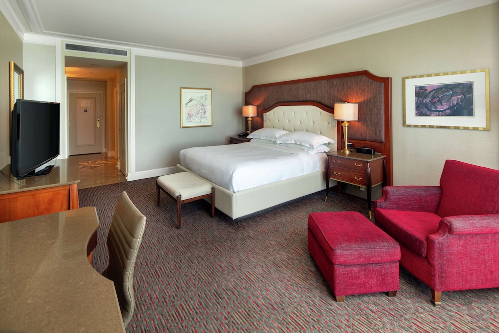 Deluxe Room, 1 King Bed - Photo 1