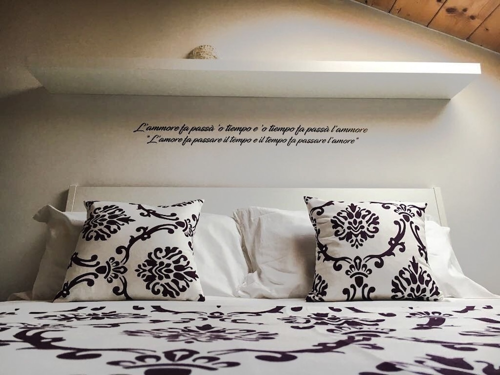 Deluxe Double Room, 1 Queen Bed, Private Bathroom, City View