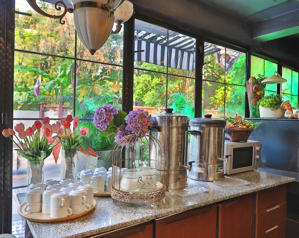 Grand Deluxe with Free Snack Bar 24Hrs photo 2