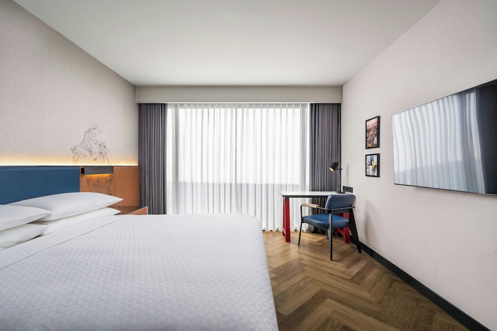 Room, 1 King Bed (No View)
