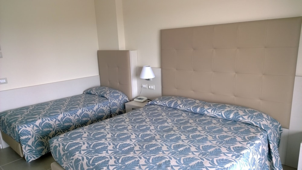 Design Quadruple Room photo 3