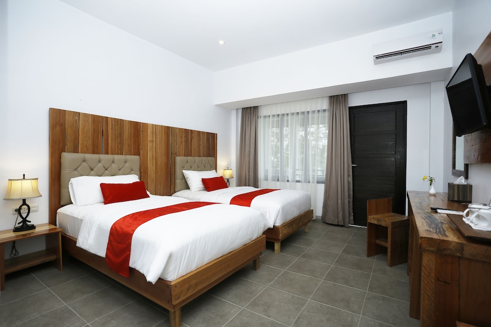 Deluxe Twin Room, Multiple Beds photo 2