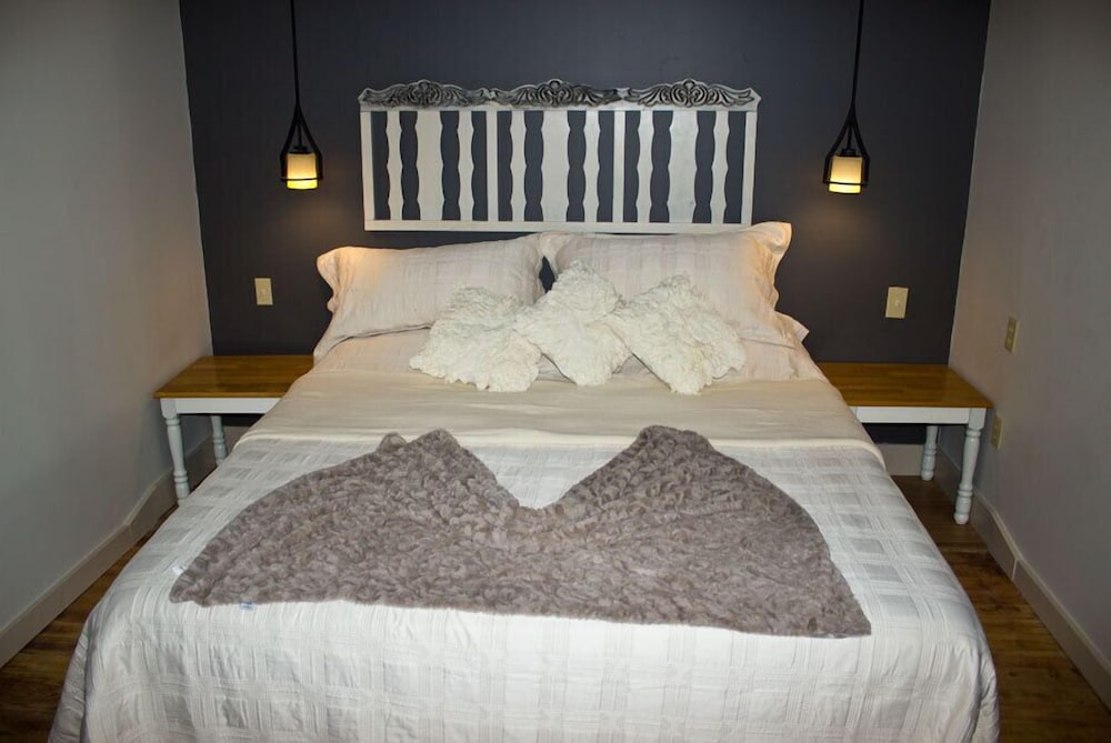 Room, 1 King Bed (Shabby Chic) photo 3