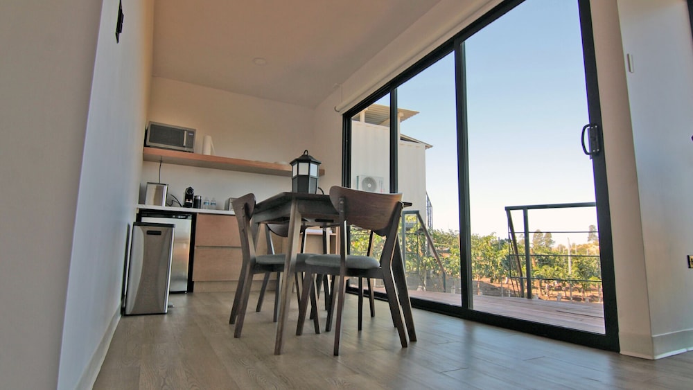Panoramic Cabin, Vineyard View photo 1