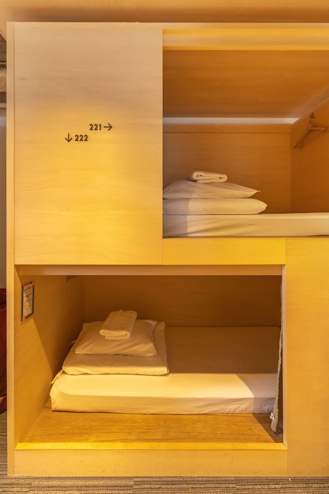 Female Dormitory 14 beds (shared bathroom) photo 1