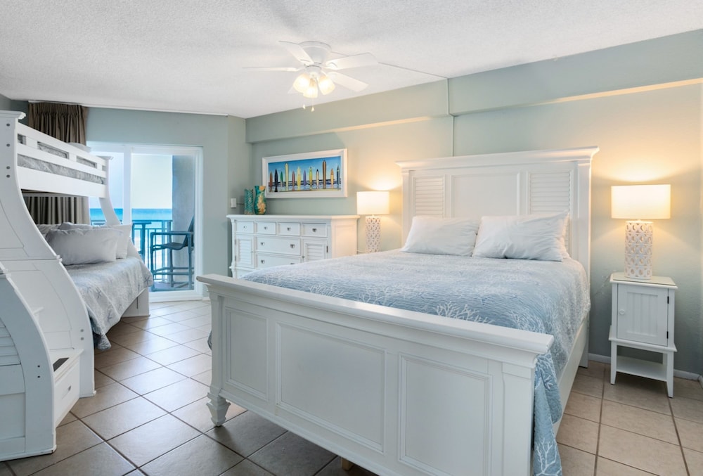Premium Condo, 2 Bedrooms, Oceanfront photo 2
