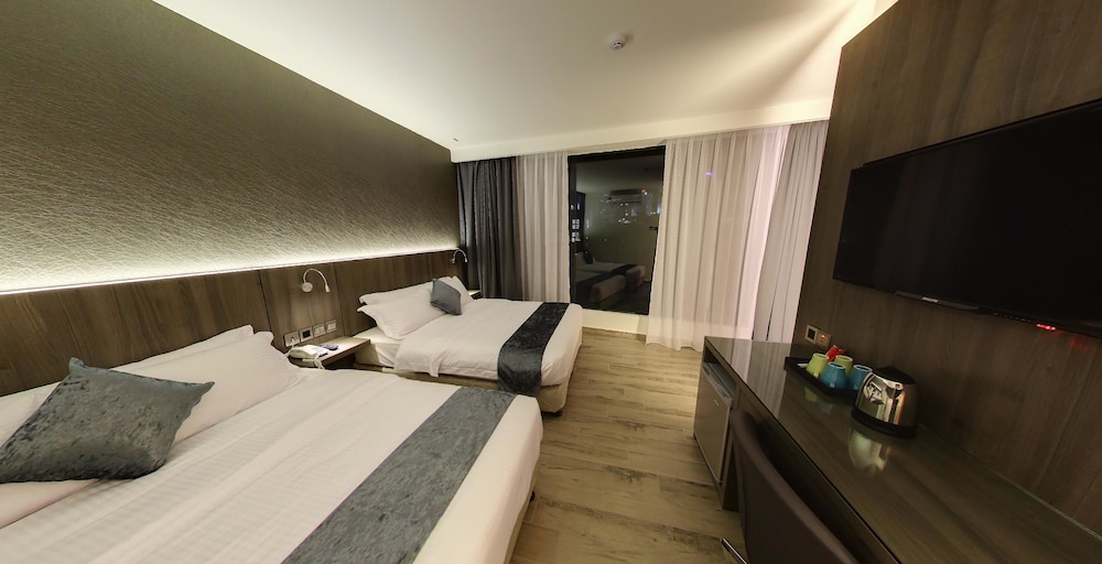 Family Deluxe Room photo 1