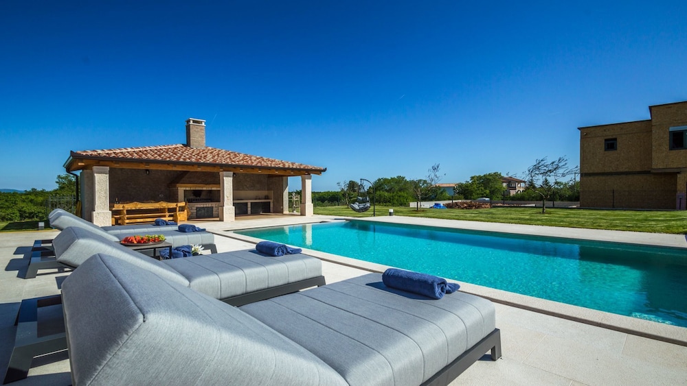 Luxury Villa, Private Pool photo 2