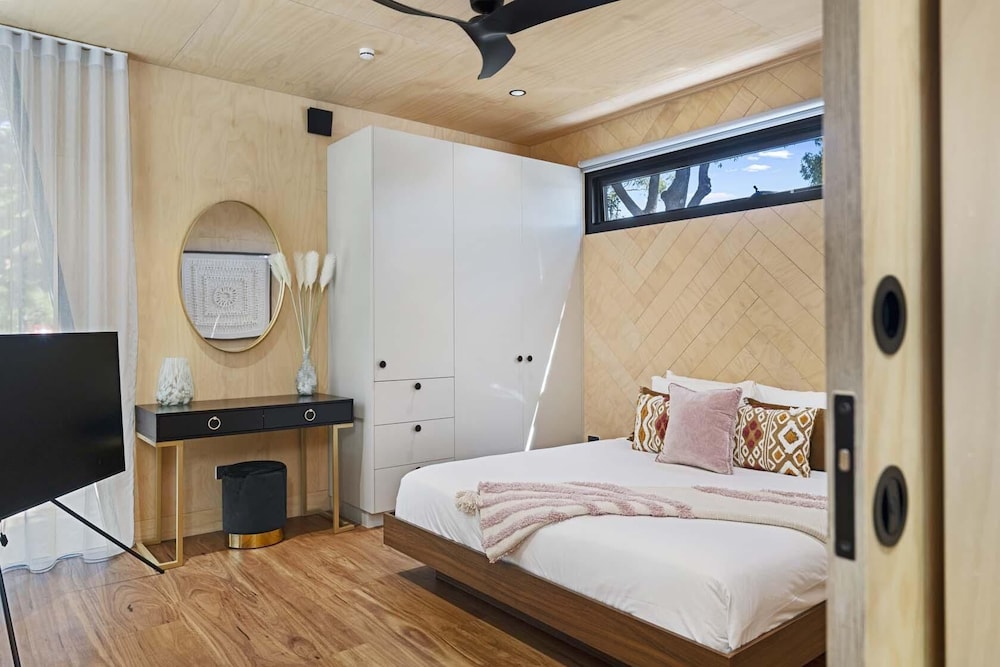 Tallow Pod 1 Bedroom photo 1