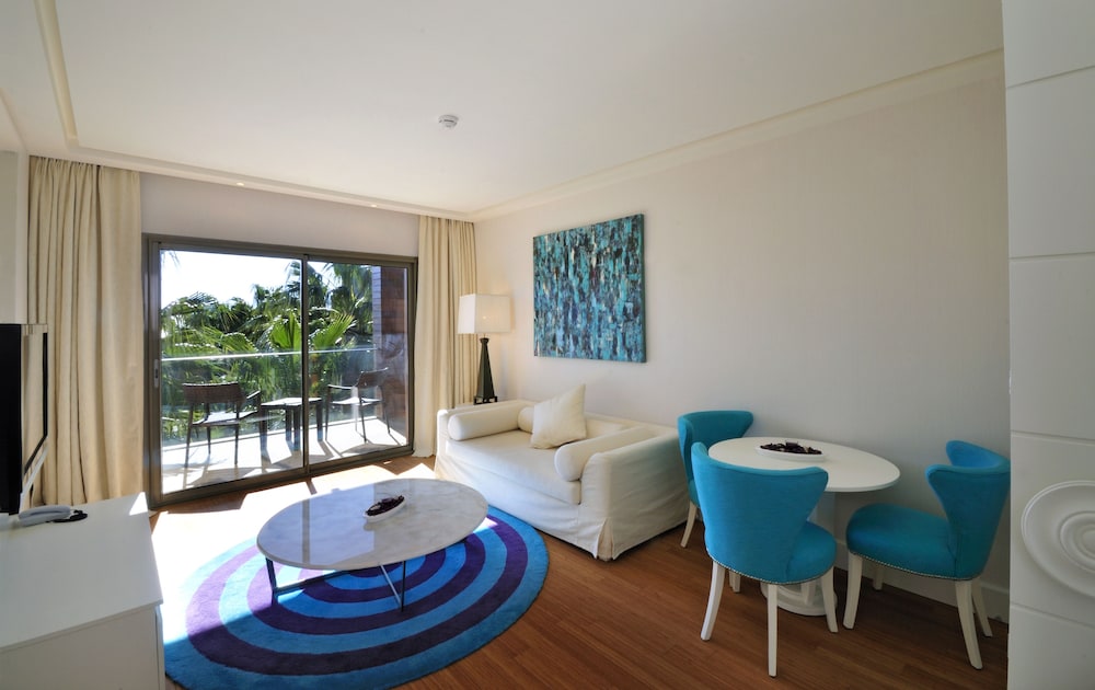 Palm Suite photo 2