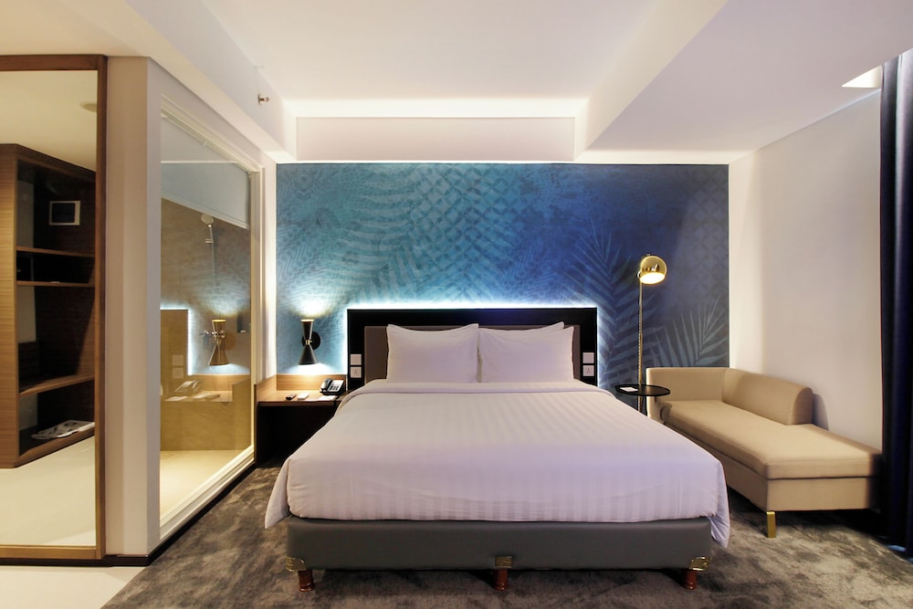 Grand Room, Smoking photo 2