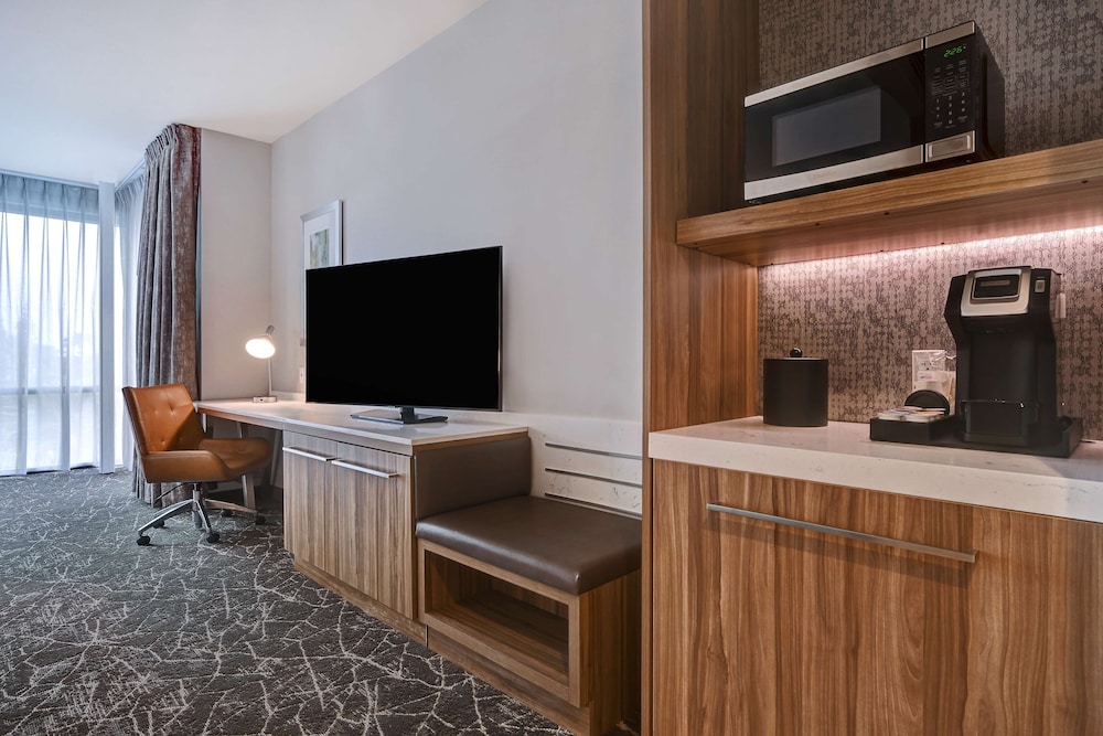 Deluxe Room, Multiple Beds, Accessible (Hearing) - Photo 2