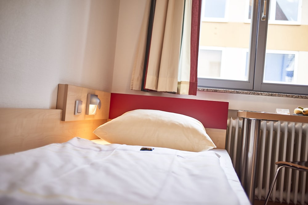 Double or Twin Room - Photo 3