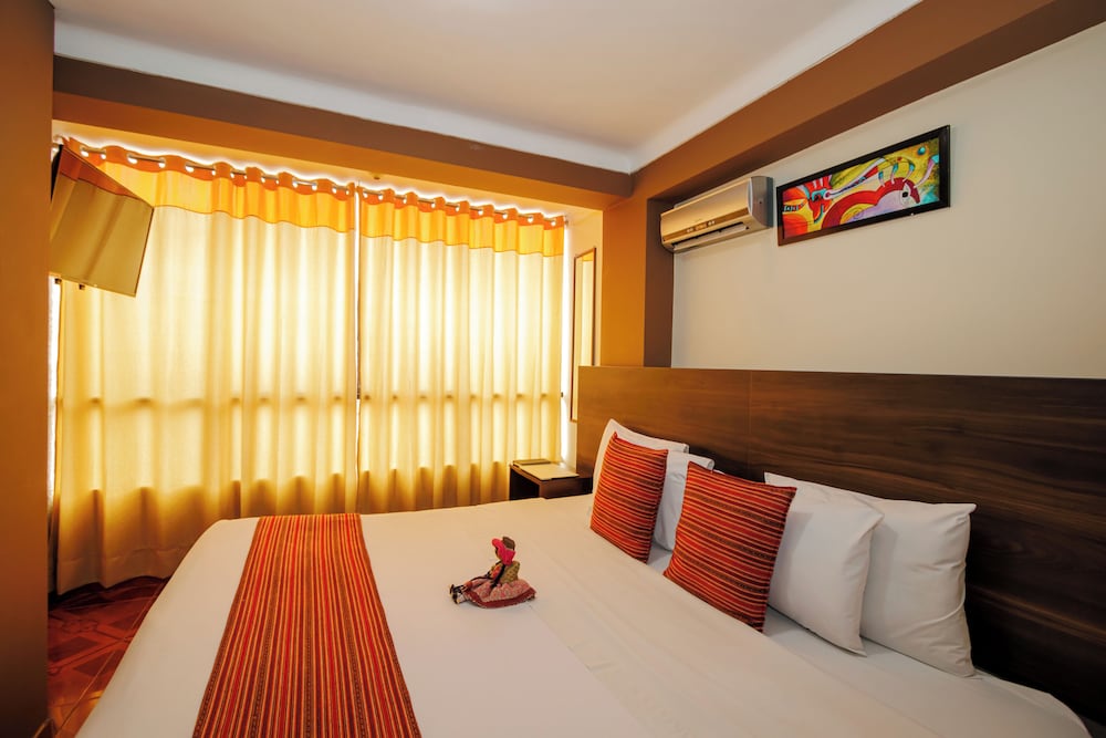 Superior Room, 1 King Bed, City View photo 3