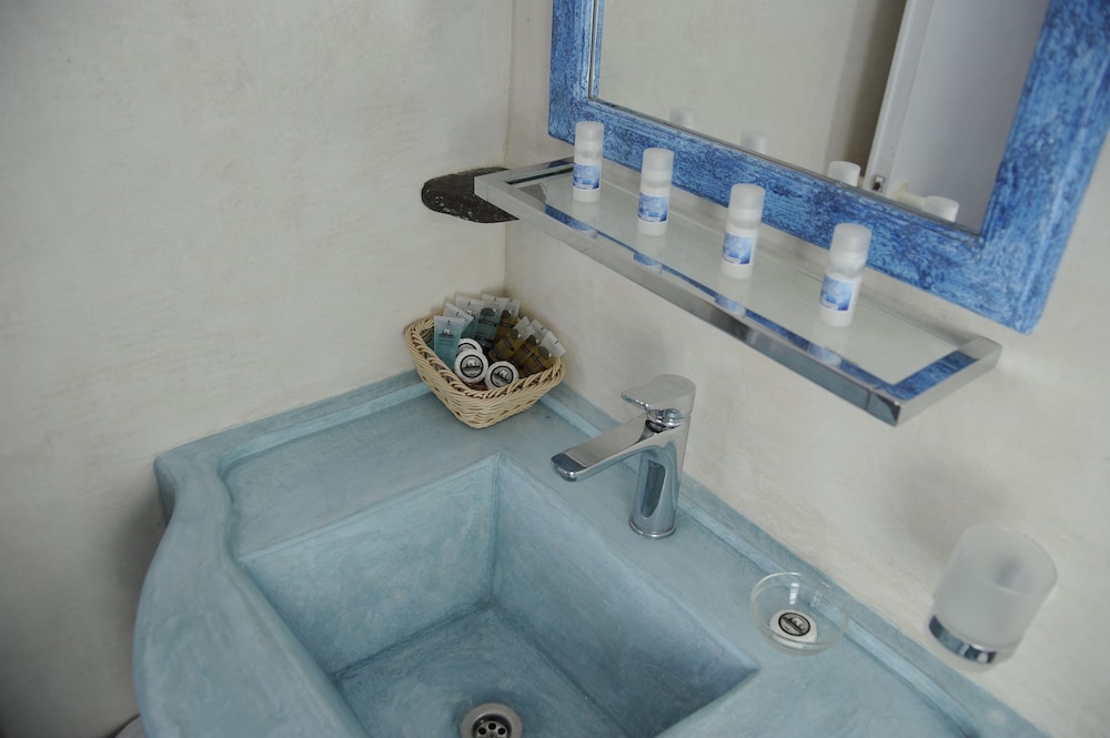 Standard Triple Room - Photo 3