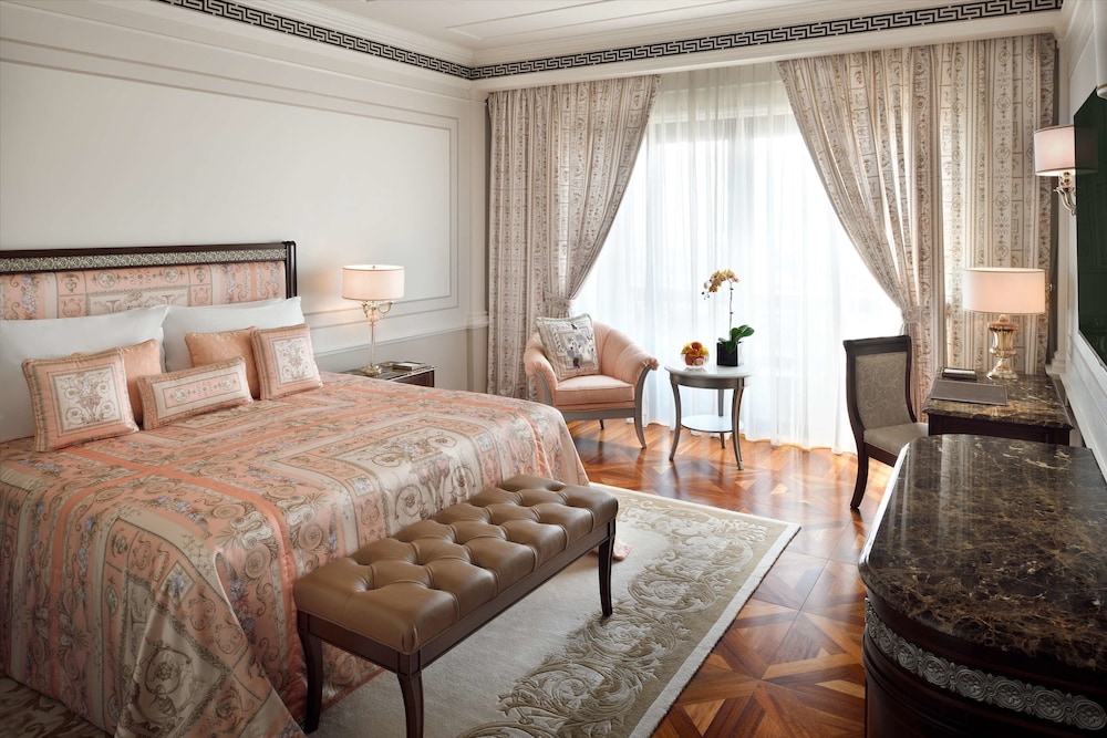 Deluxe Room, Terrace, City View (Versace)
