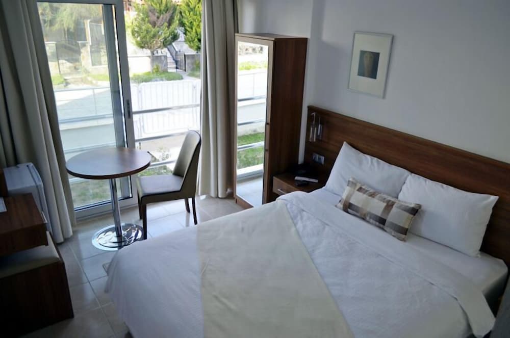 Standard Double Room photo 2