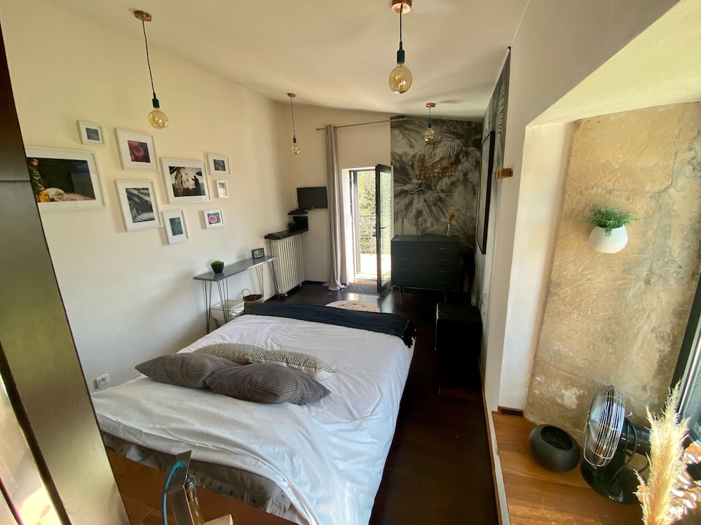 Double Room, 1 Queen Bed, Pool View (Ô De Glace) photo 3