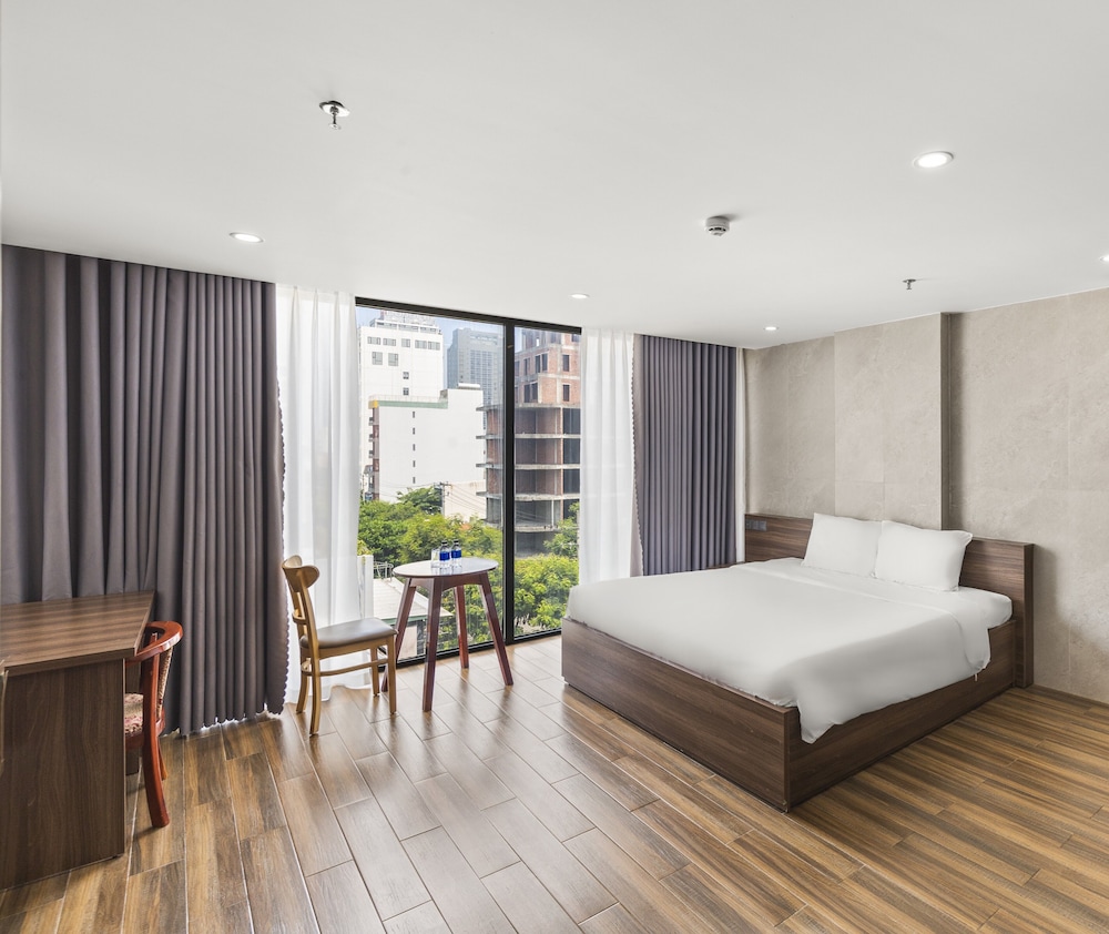 Deluxe Double Room, City View
