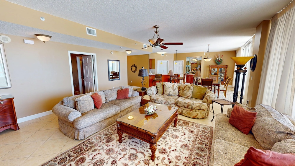 Condo, 3 Bedrooms