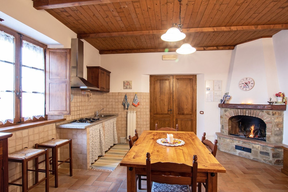 Romantic Apartment, 1 Bedroom, Kitchen, Hill View