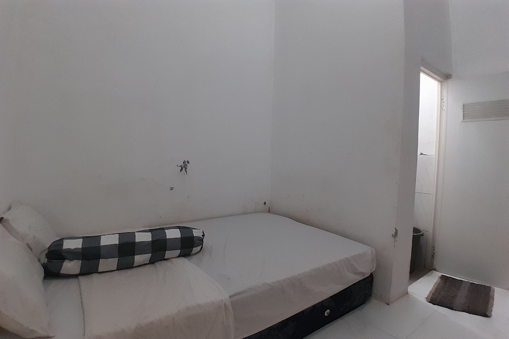 Double Room - Photo 5