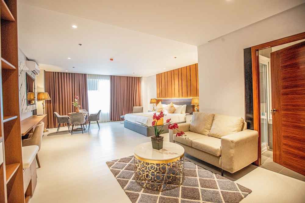 Executive Room, 1 King Bed - Photo 3