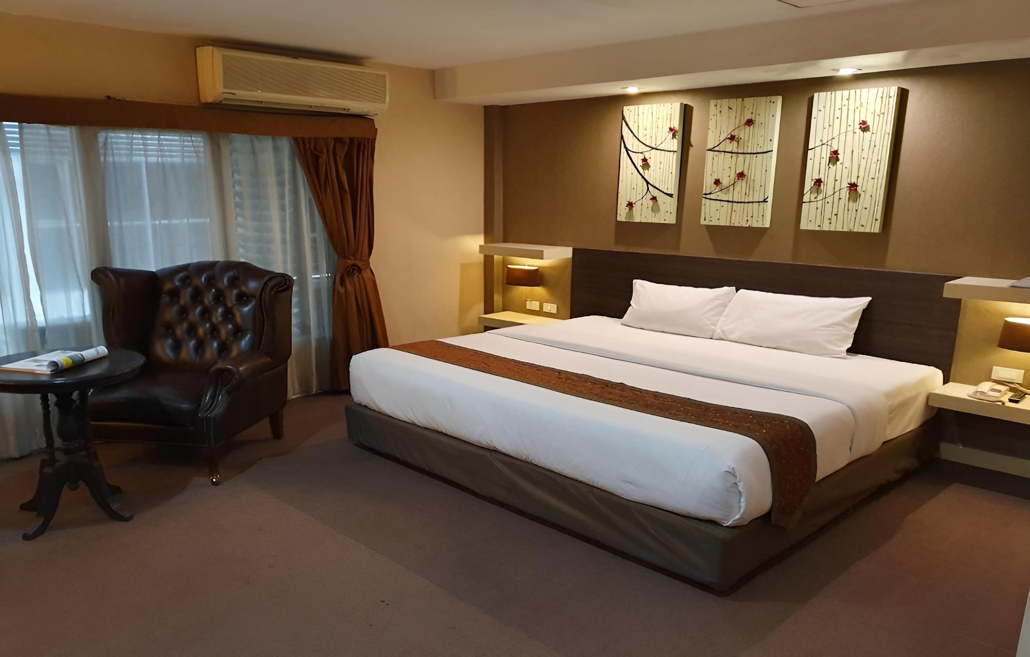 Executive Suite, 1 King Bed photo 2