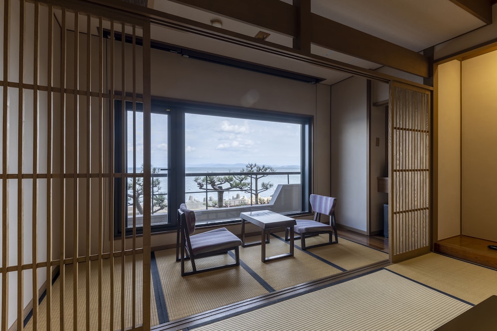 Shioji Japanese Style Room