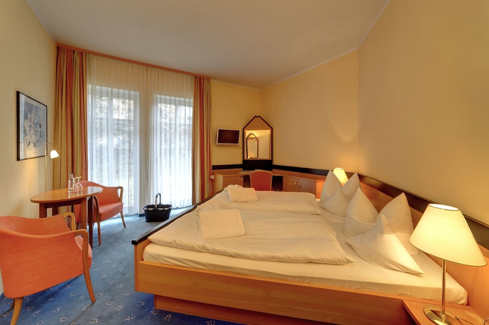 Classic Double Room, 1 Double Bed, Hill View photo 2