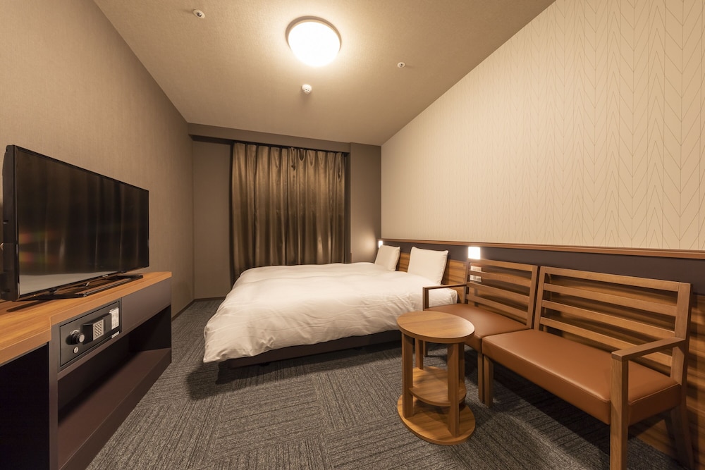 Superior Hollywood Twin Room, W/4 nights Non Smoking(No cleaning) - Photo 1