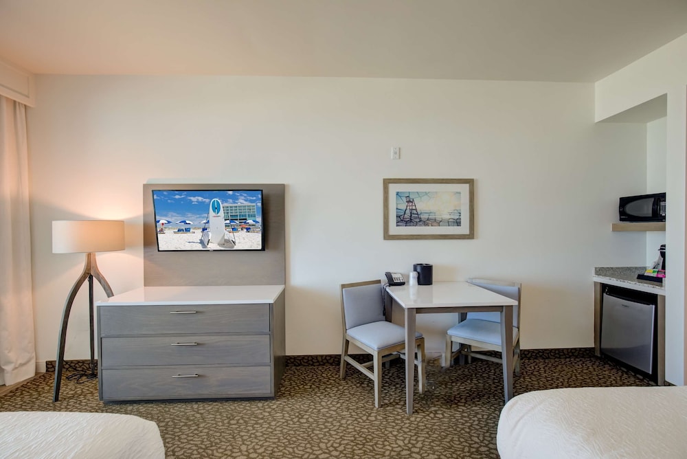 Standard Room, 2 Queen Beds, Refrigerator & Microwave photo 3