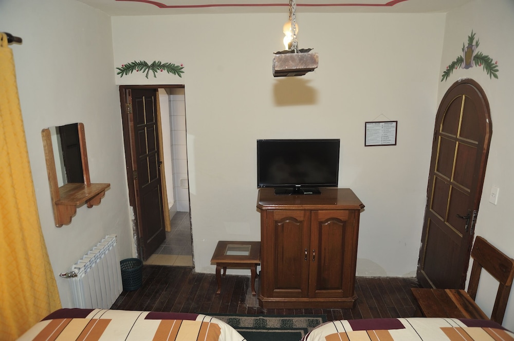 Double Room, 2 Twin Beds, Private Bathroom photo 2