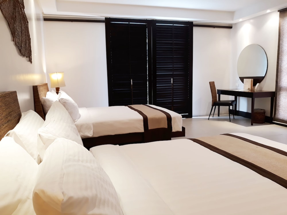Deluxe Twin Room, Non Smoking, Balcony photo 2