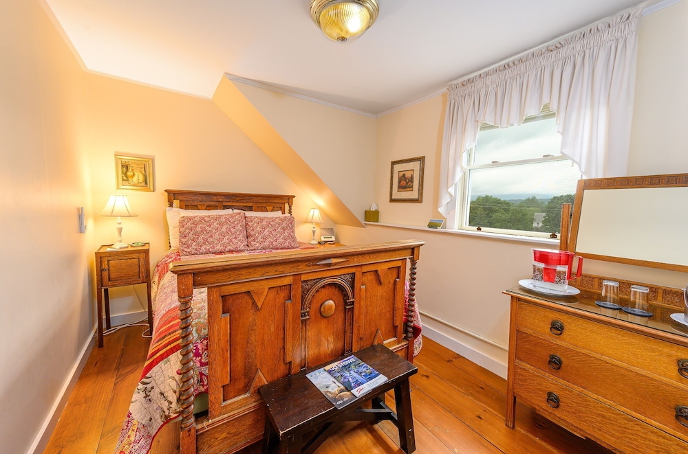 Economy Double Room, Mountain View (Sugarloaf Mountain)