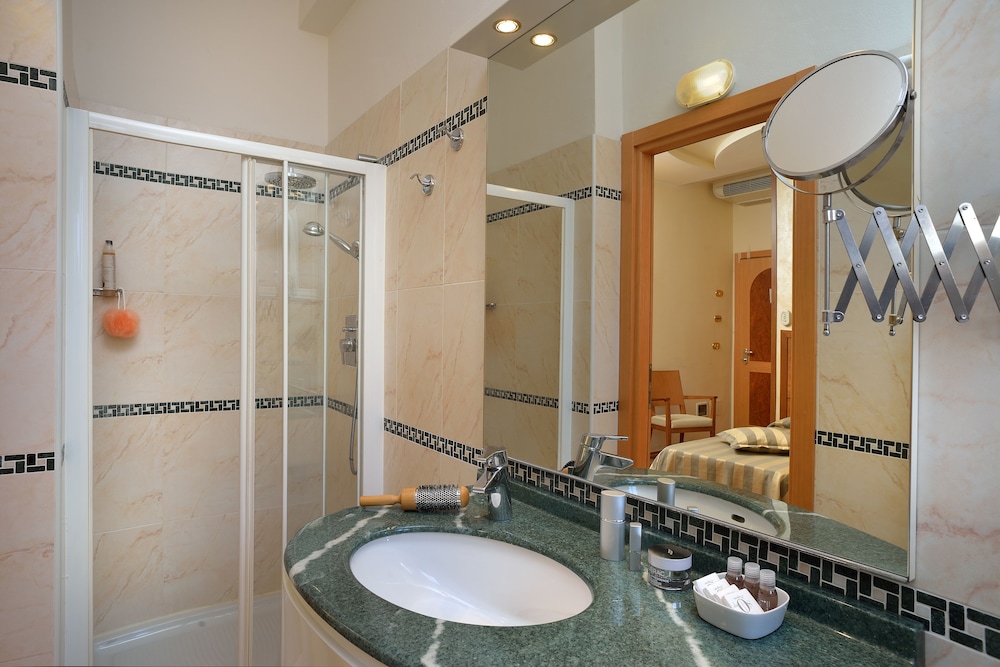 Comfort Triple Room - Photo 5