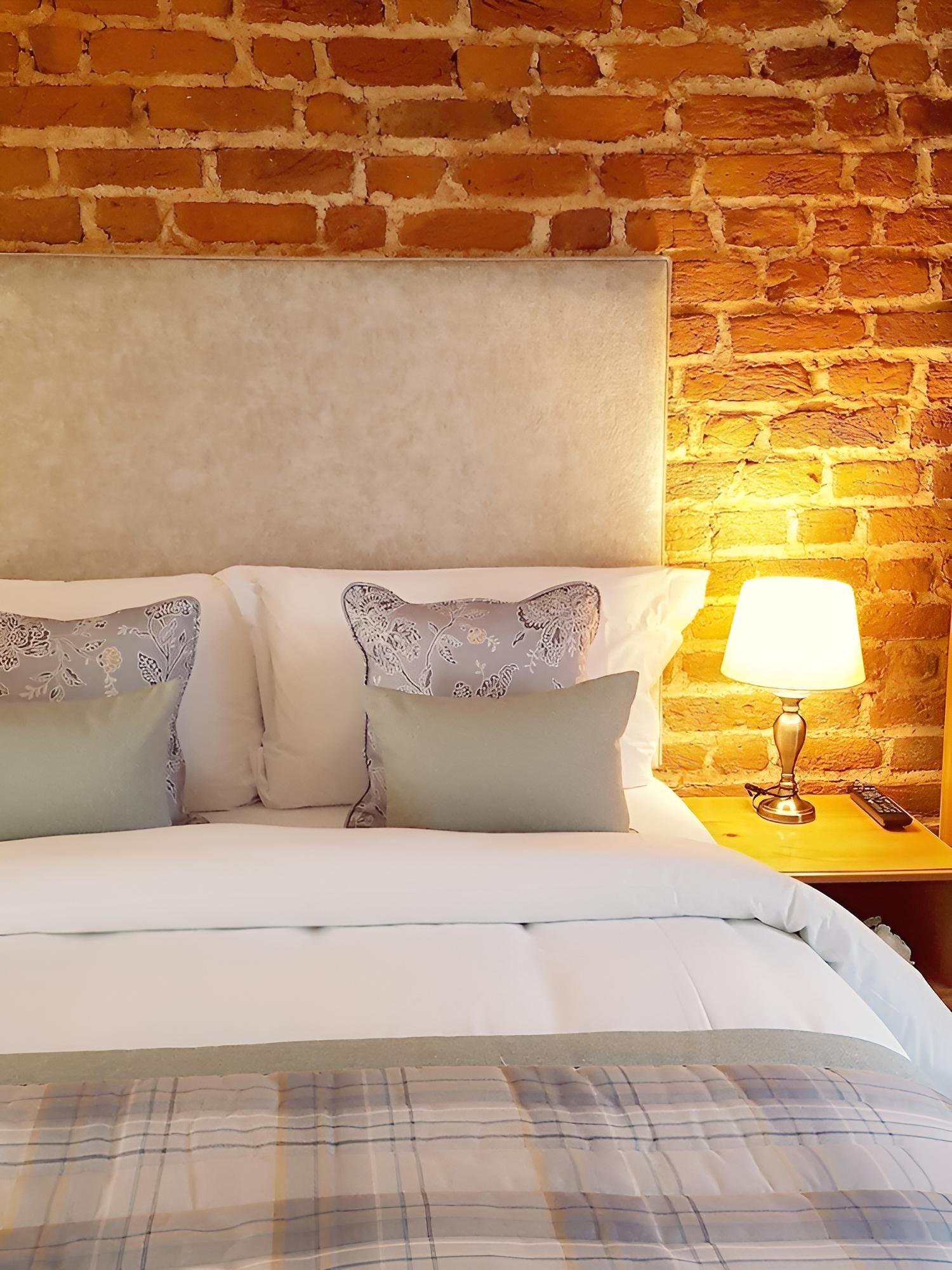 Classic Double or Twin Room, Ensuite, Garden View photo 1
