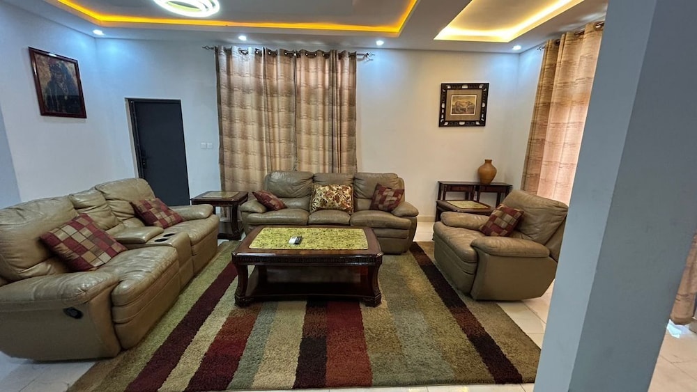 Luxury Apartment, 3 Bedrooms, Balcony, Ocean View