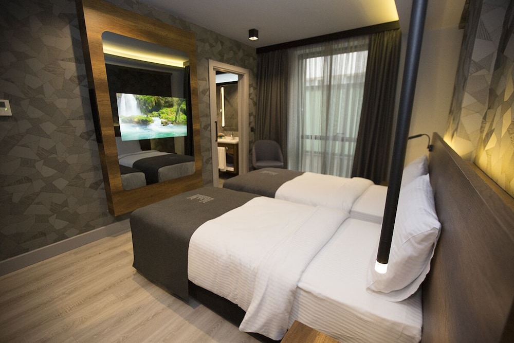 Standard Twin Room - Photo 2