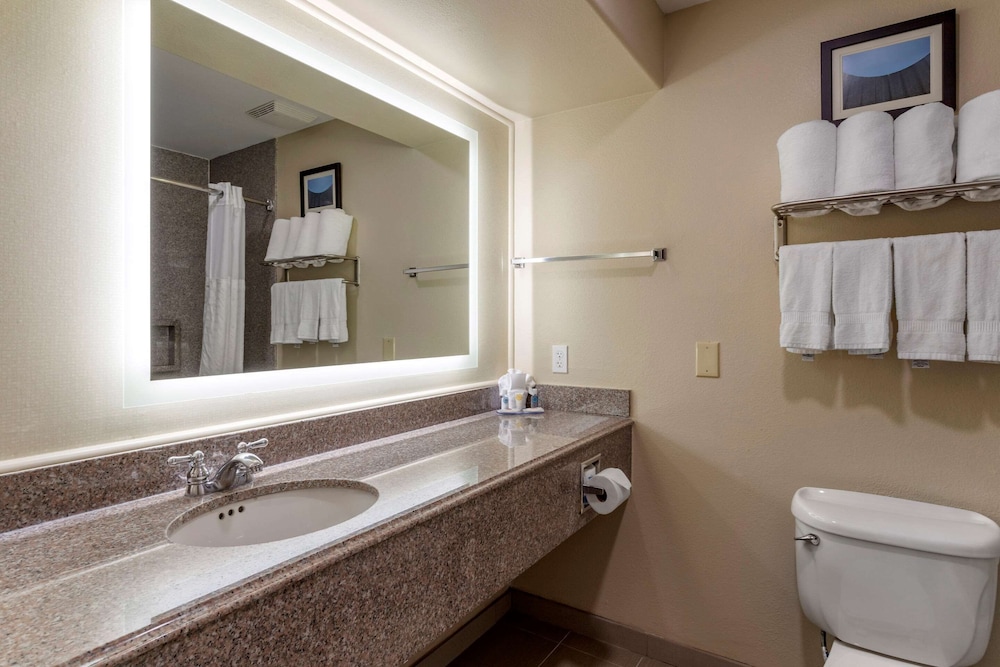 Suite, Multiple Beds, Non Smoking - Photo 4